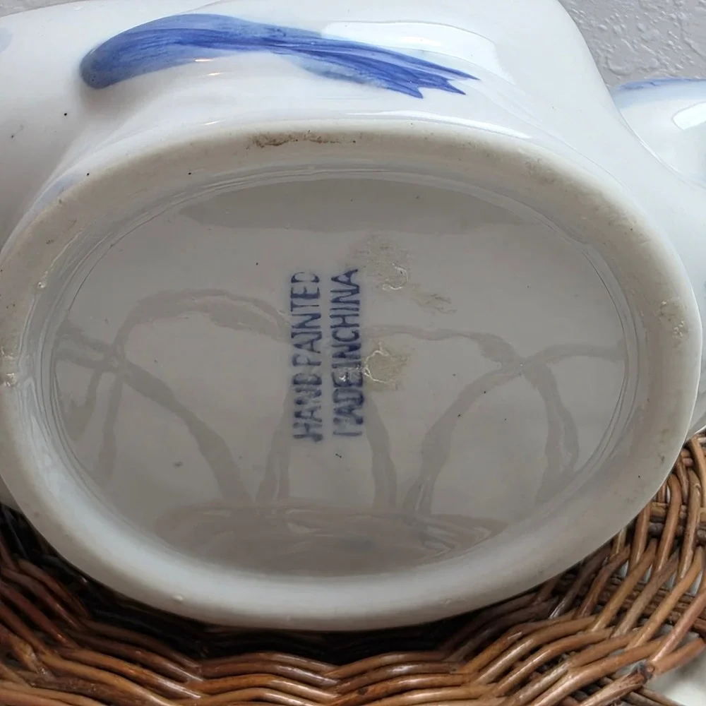 Vintage Blue White Ceramic Duck Teapot‎ Lid Handle Handpainted Made in China